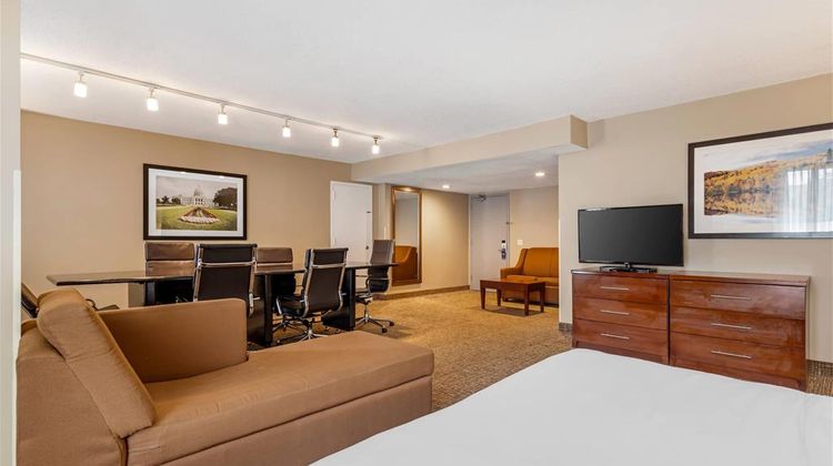 Comfort Inn Airport Suite