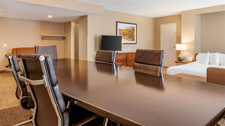 Comfort Inn Airport Suite