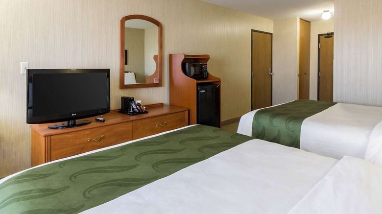 <b>Quality Inn Marshall Room</b>. Images powered by <a href="https://iceportal.shijigroup.com/" title="IcePortal" target="_blank">IcePortal</a>.