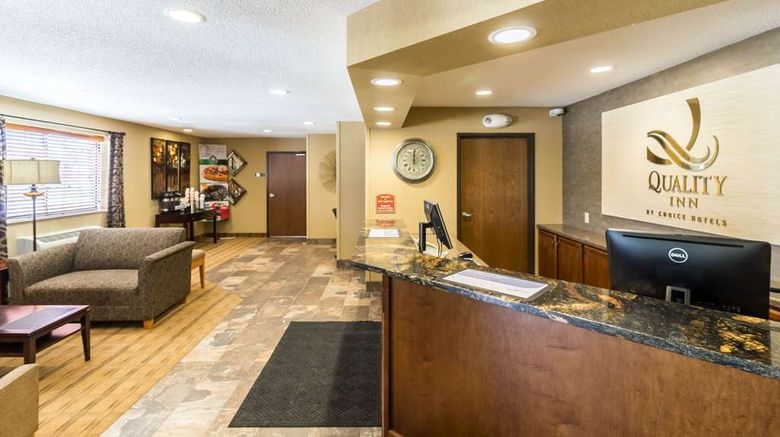 <b>Quality Inn Marshall Lobby</b>. Images powered by <a href="https://iceportal.shijigroup.com/" title="IcePortal" target="_blank">IcePortal</a>.