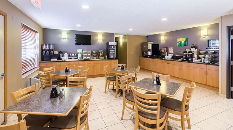 <b>Quality Inn Marshall Restaurant</b>. Images powered by <a href="https://iceportal.shijigroup.com/" title="IcePortal" target="_blank">IcePortal</a>.