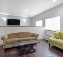 Quality Inn Bemidji Lobby