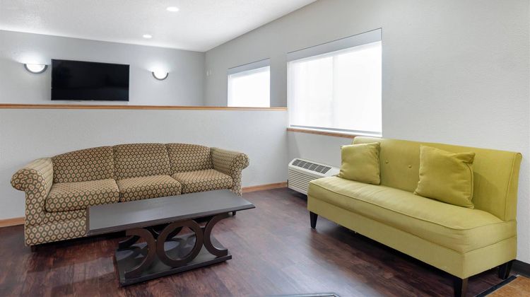 Quality Inn Bemidji Lobby