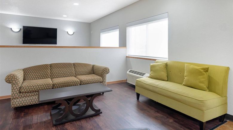 <b>Quality Inn Bemidji Lobby</b>. Images powered by <a href="https://iceportal.shijigroup.com/" title="IcePortal" target="_blank">IcePortal</a>.
