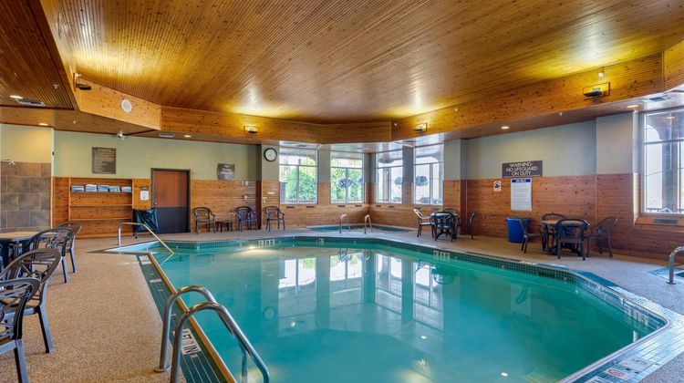 Lift Bridge Lodge, Ascend Hotel Coll Pool