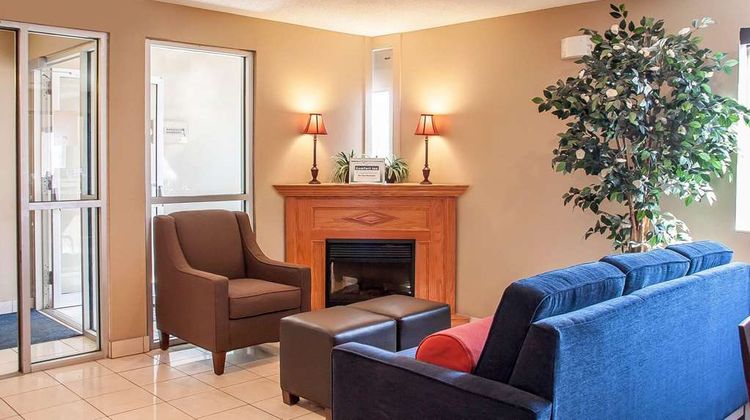 Comfort Inn Fergus Falls Lobby