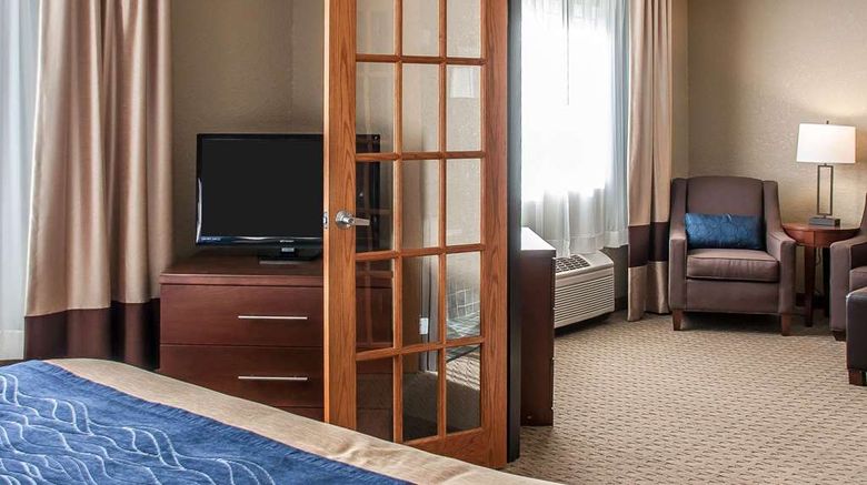 <b>Comfort Inn Fergus Falls Suite</b>. Images powered by <a href="https://iceportal.shijigroup.com/" title="IcePortal" target="_blank">IcePortal</a>.