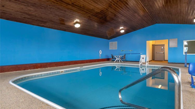 Comfort Inn Fergus Falls Pool