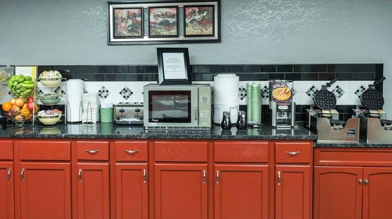 <b>Quality Inn Restaurant</b>. Images powered by <a href="https://iceportal.shijigroup.com/" title="IcePortal" target="_blank">IcePortal</a>.