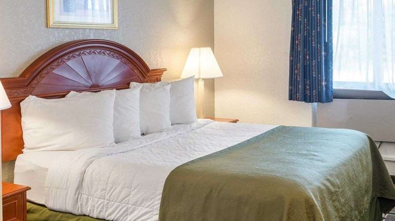 <b>Quality Inn Room</b>. Images powered by <a href="https://iceportal.shijigroup.com/" title="IcePortal" target="_blank">IcePortal</a>.
