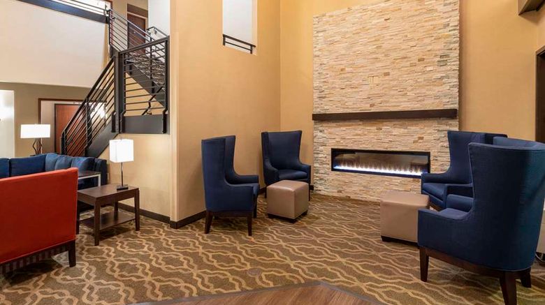 <b>Comfort Suites Ramsey Lobby</b>. Images powered by <a href="https://iceportal.shijigroup.com/" title="IcePortal" target="_blank">IcePortal</a>.