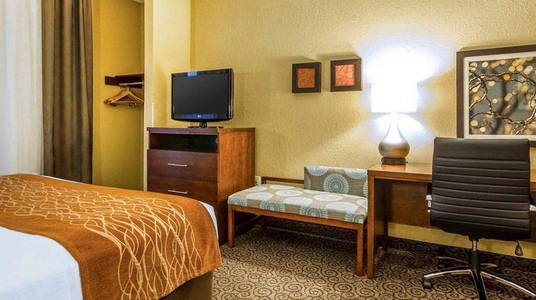 <b>Comfort Suites Ramsey Suite</b>. Images powered by <a href="https://iceportal.shijigroup.com/" title="IcePortal" target="_blank">IcePortal</a>.