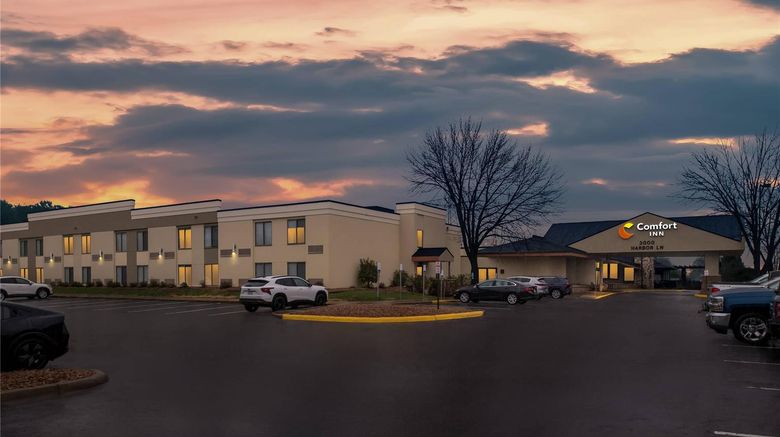 <b>Comfort Inn Exterior</b>. Images powered by <a href="https://iceportal.shijigroup.com/" title="IcePortal" target="_blank">IcePortal</a>.