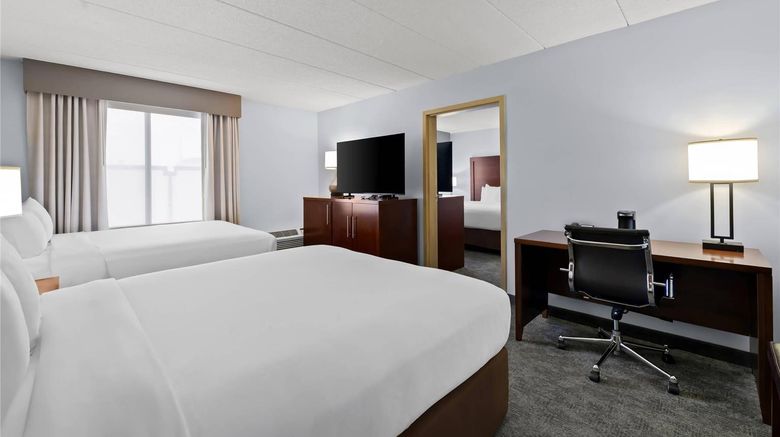 <b>Comfort Inn Suite</b>. Images powered by <a href="https://iceportal.shijigroup.com/" title="IcePortal" target="_blank">IcePortal</a>.