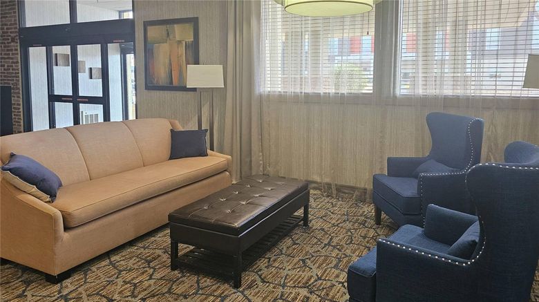 <b>Comfort Inn Lobby</b>. Images powered by <a href="https://iceportal.shijigroup.com/" title="IcePortal" target="_blank">IcePortal</a>.
