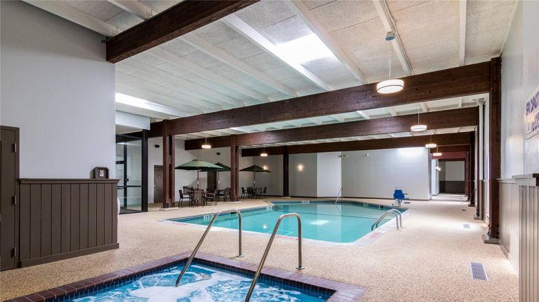 <b>Comfort Inn Pool</b>. Images powered by <a href="https://iceportal.shijigroup.com/" title="IcePortal" target="_blank">IcePortal</a>.