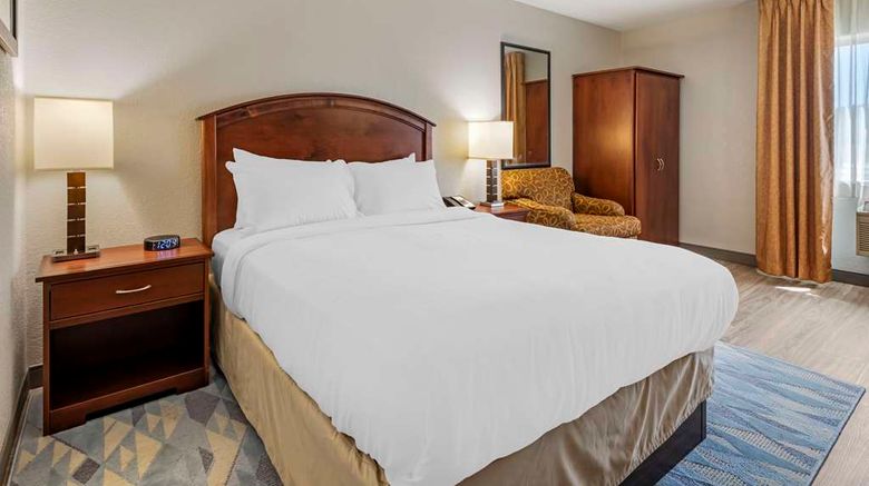 <b>Comfort Inn Room</b>. Images powered by <a href="https://iceportal.shijigroup.com/" title="IcePortal" target="_blank">IcePortal</a>.
