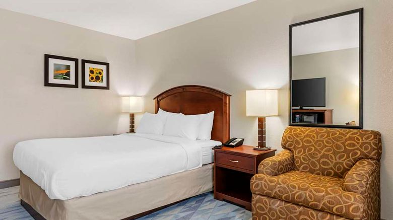 <b>Comfort Inn Room</b>. Images powered by <a href="https://iceportal.shijigroup.com/" title="IcePortal" target="_blank">IcePortal</a>.