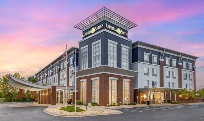 Cambria hotel & suites Maple Grove MN Exterior