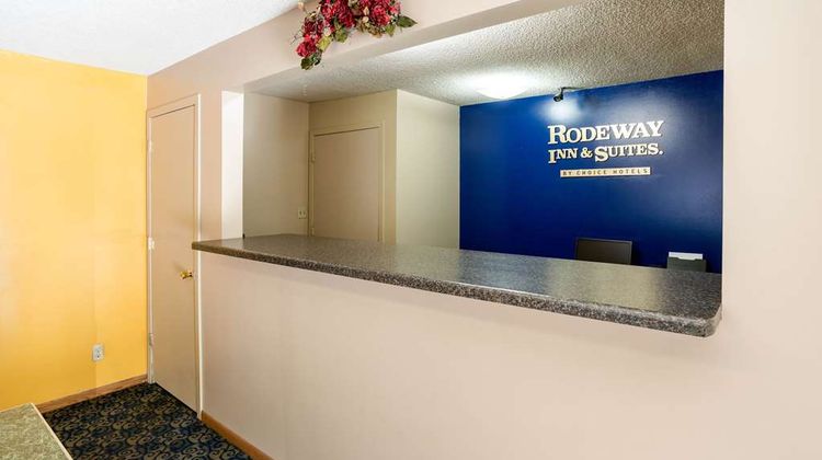 Rodeway Inn and Suites Austin I-90 Lobby