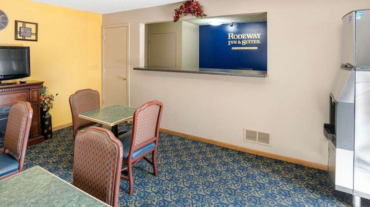 Rodeway Inn and Suites Austin I-90 Lobby