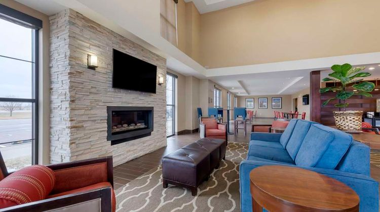 Comfort Suites & Conference Center Lobby