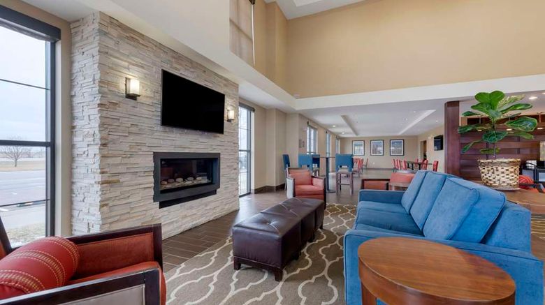 <b>Comfort Suites & Conference Center Lobby</b>. Images powered by <a href="https://iceportal.shijigroup.com/" title="IcePortal" target="_blank">IcePortal</a>.