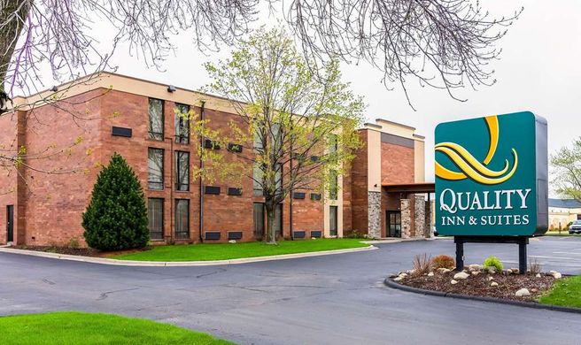 Quality Inn & Suites Exterior