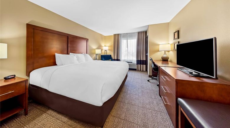 <b>Comfort Inn & Suites West Medical Center Room</b>. Images powered by <a href="https://iceportal.shijigroup.com/" title="IcePortal" target="_blank">IcePortal</a>.