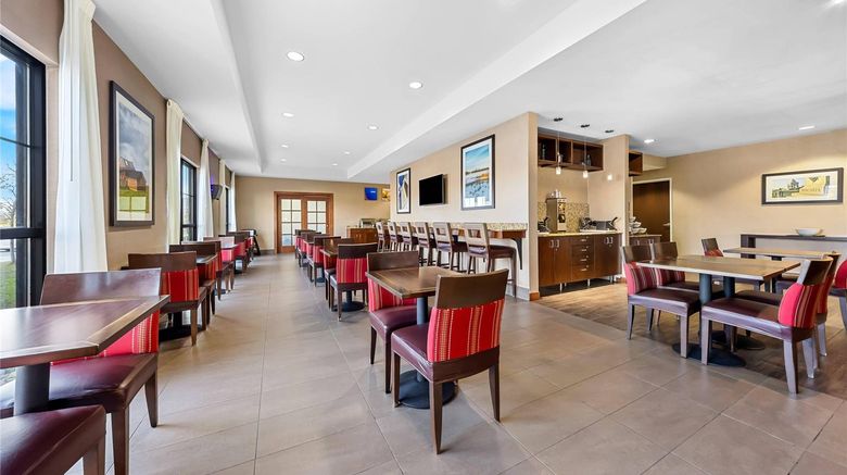 <b>Comfort Inn & Suites West Medical Center Restaurant</b>. Images powered by <a href="https://iceportal.shijigroup.com/" title="IcePortal" target="_blank">IcePortal</a>.