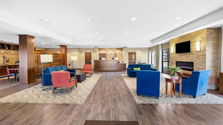 Comfort Inn & Suites West Medical Center Lobby