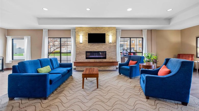 <b>Comfort Inn & Suites West Medical Center Lobby</b>. Images powered by <a href="https://iceportal.shijigroup.com/" title="IcePortal" target="_blank">IcePortal</a>.