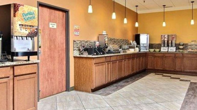 <b>Quality Inn, Thief River Falls Restaurant</b>. Images powered by <a href="https://iceportal.shijigroup.com/" title="IcePortal" target="_blank">IcePortal</a>.