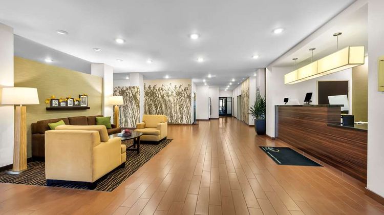 Sleep Inn & Suites West Medical Center Lobby