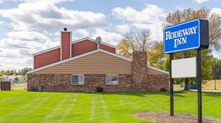 Rodeway Inn & Suites, St Jospeh Exterior