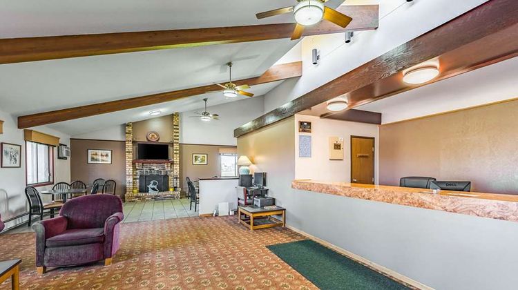 Rodeway Inn & Suites, St Jospeh Lobby