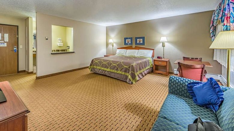 <b>Rodeway Inn & Suites, St Jospeh Suite</b>. Images powered by <a href="https://iceportal.shijigroup.com/" title="IcePortal" target="_blank">IcePortal</a>.