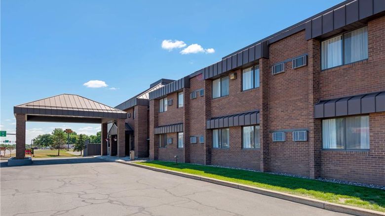 <b>Quality Inn Saint Cloud Exterior</b>. Images powered by <a href="https://iceportal.shijigroup.com/" title="IcePortal" target="_blank">IcePortal</a>.