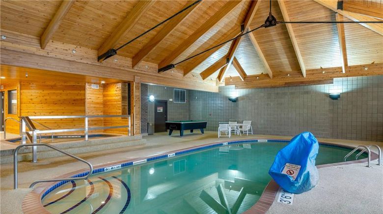 <b>Quality Inn Saint Cloud Pool</b>. Images powered by <a href="https://iceportal.shijigroup.com/" title="IcePortal" target="_blank">IcePortal</a>.