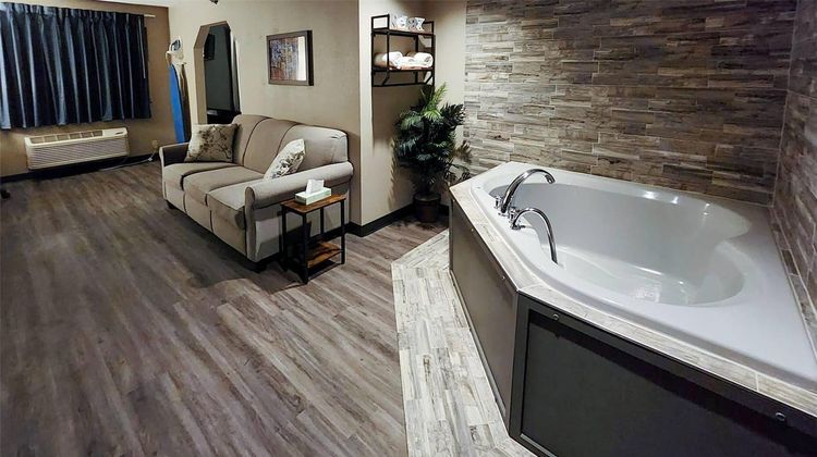 Park Inn by Radisson Ortonville Suite