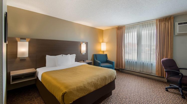 Econo Lodge near Miller Hill Mall Room