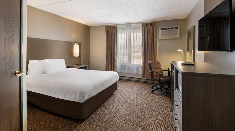 Econo Lodge near Miller Hill Mall Room