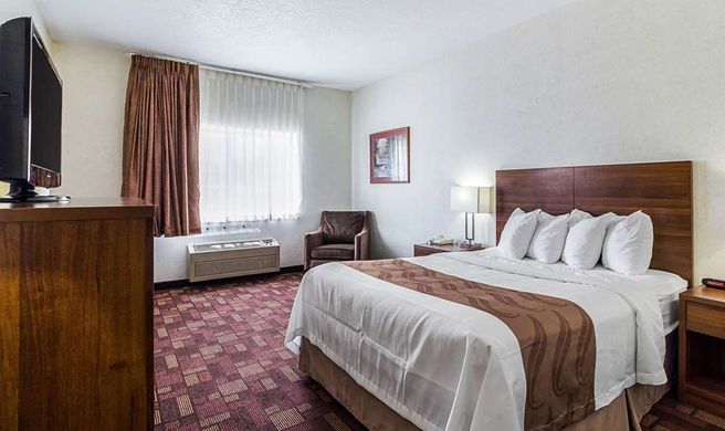 Econo Lodge Room