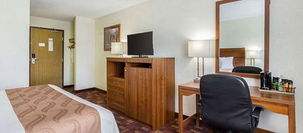 Econo Lodge Room