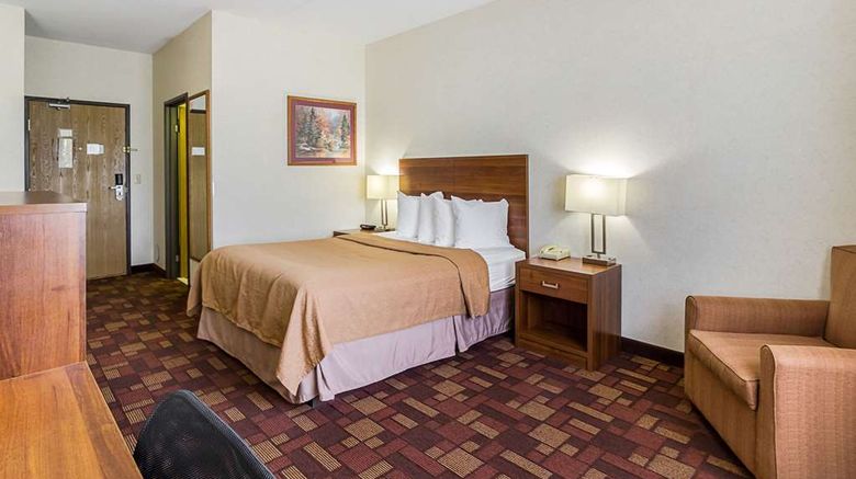 <b>Econo Lodge Room</b>. Images powered by <a href="https://iceportal.shijigroup.com/" title="IcePortal" target="_blank">IcePortal</a>.