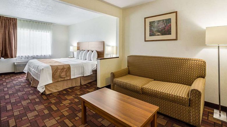 <b>Econo Lodge Suite</b>. Images powered by <a href="https://iceportal.shijigroup.com/" title="IcePortal" target="_blank">IcePortal</a>.