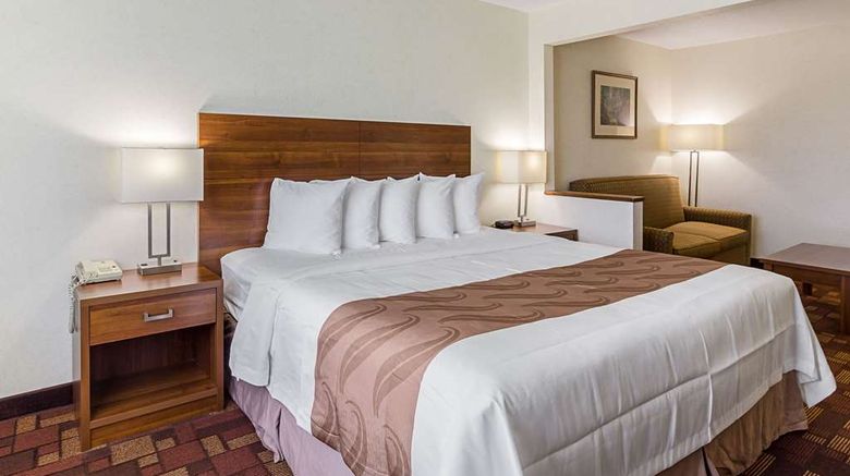 <b>Econo Lodge Suite</b>. Images powered by <a href="https://iceportal.shijigroup.com/" title="IcePortal" target="_blank">IcePortal</a>.