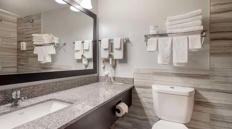Quality Inn & Suites Room