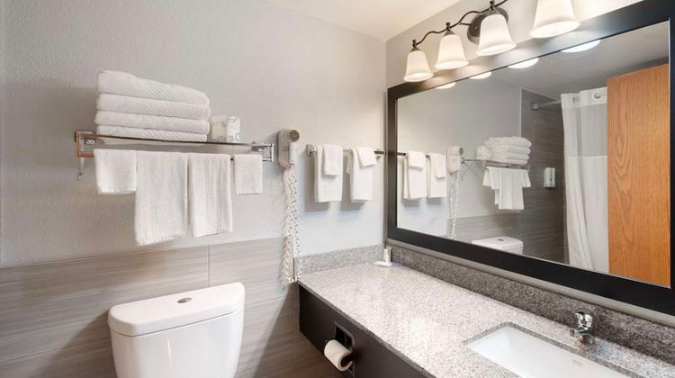 Quality Inn & Suites Room