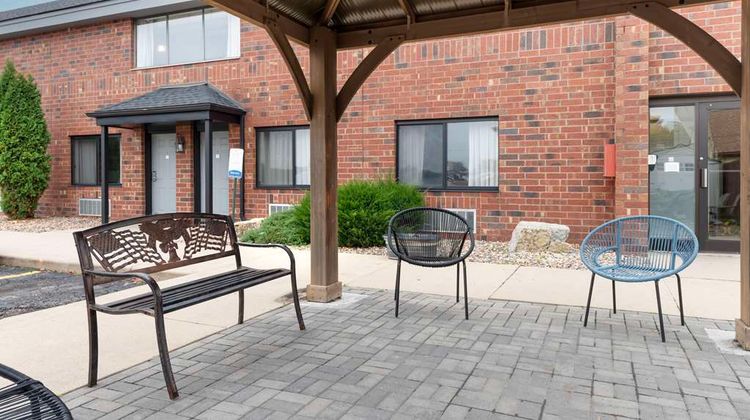 Quality Inn & Suites Exterior